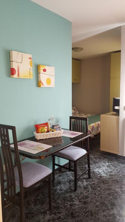Estudios Dalia Vecindario  Εξωτερικό φωτογραφία